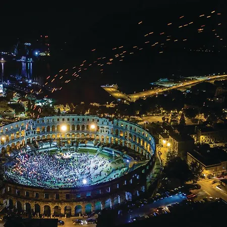 Cozy In With Wifi Pula