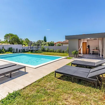 Cozy In With Wifi Ferienhaus