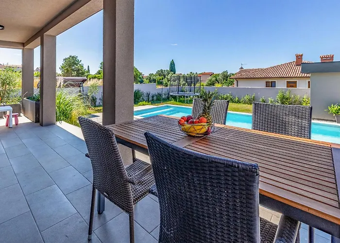 Cozy In With Wifi Holiday home Pula